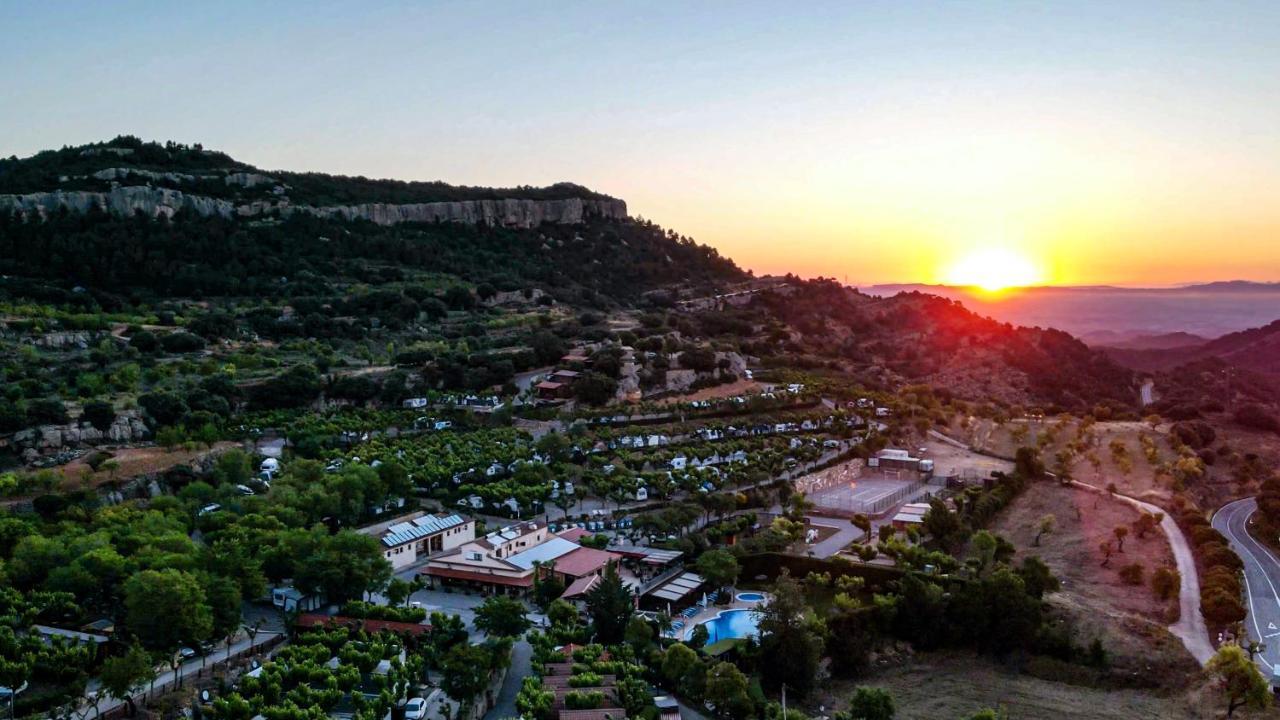 Camping Bungalow Serra De Prades Resort Vilanova de Prades Bagian luar foto