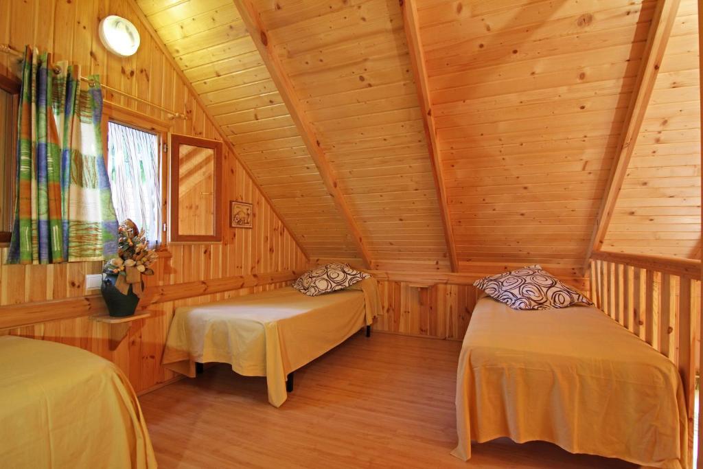 Camping Bungalow Serra De Prades Resort Vilanova de Prades Bagian luar foto